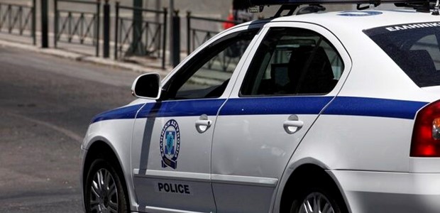 Χειροπέδες για κατοχή κάνναβης και κοκαΐνης